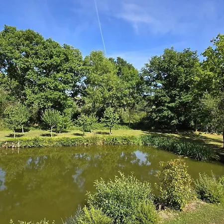 Chaumière Entre Rivière&champs, Piscine Privée