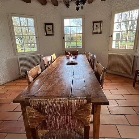 Chaumière Entre Rivière&champs, Piscine Privée Villa
