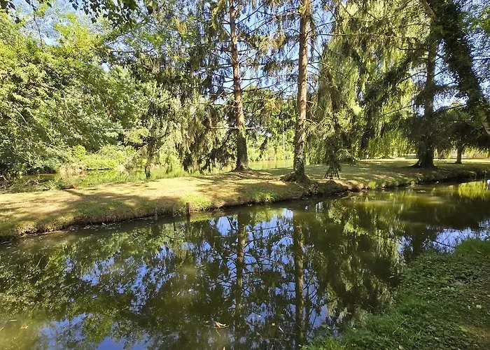 Chaumiere Entre Riviere & Champs, Piscine Privee *
