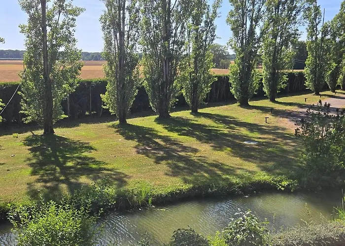 Chaumiere Entre Riviere & Champs, Piscine Privee Villa
